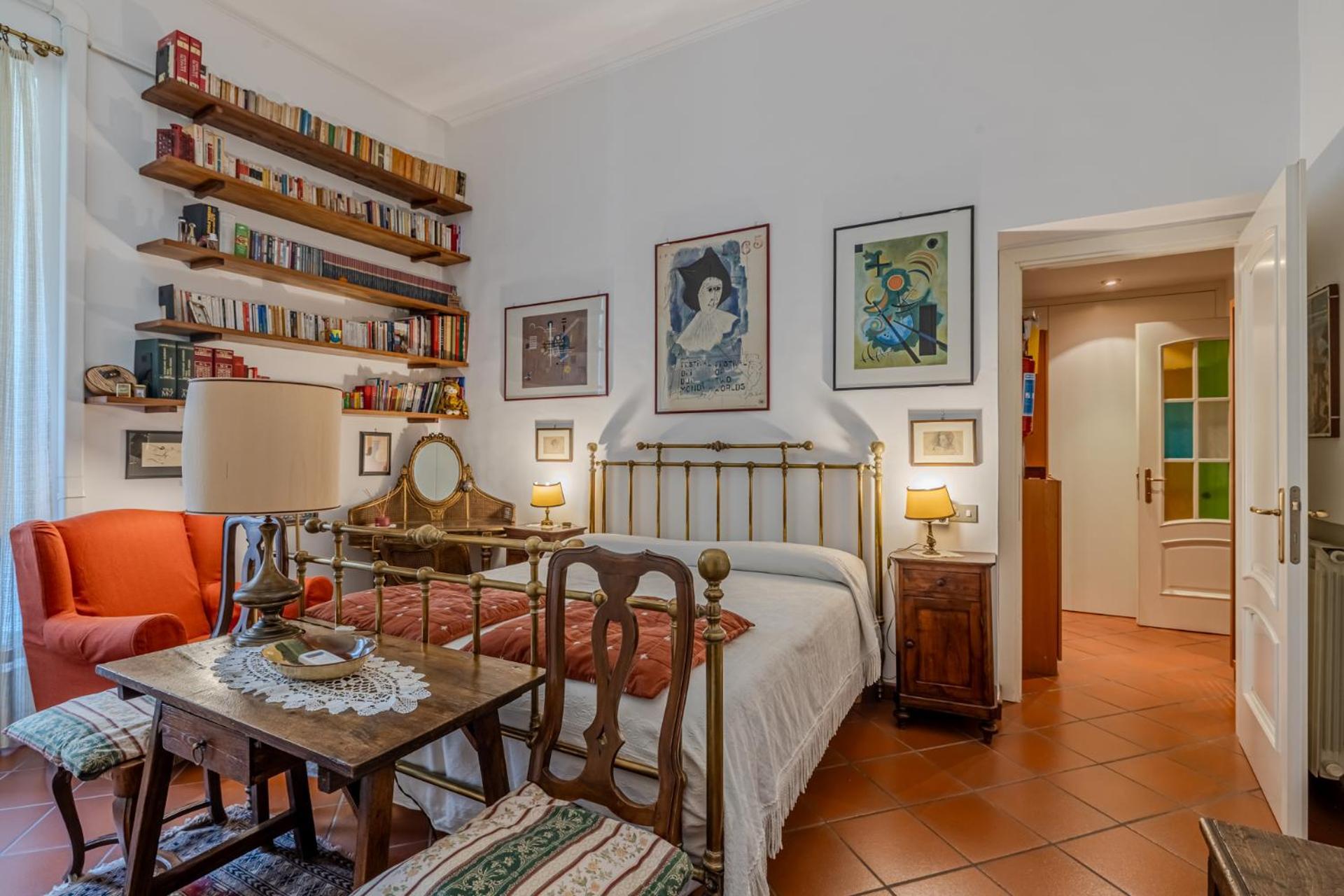 Your Cozy Place At The Vatican Apartment