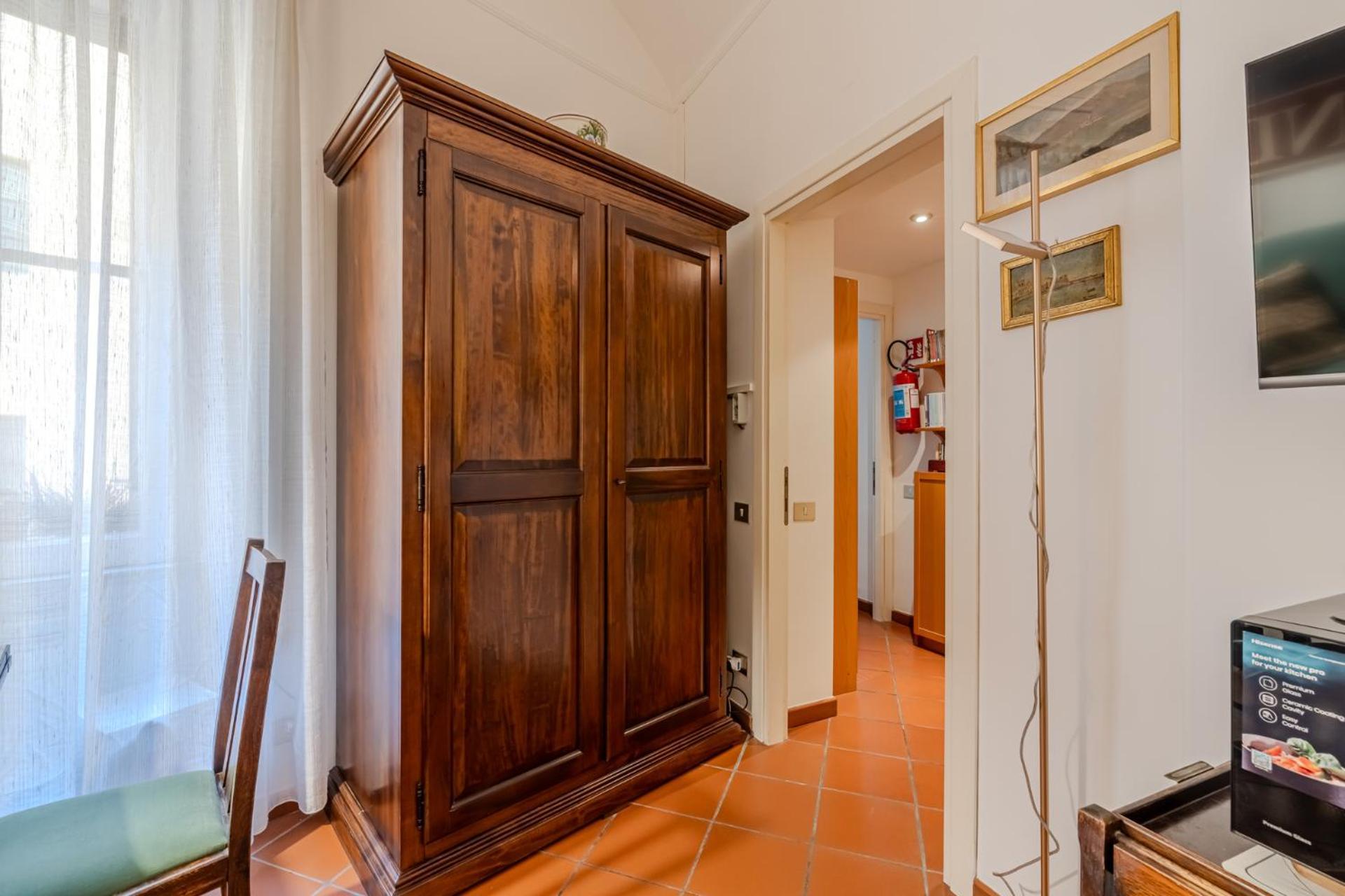 Your Cozy Place At The Vatican Apartment